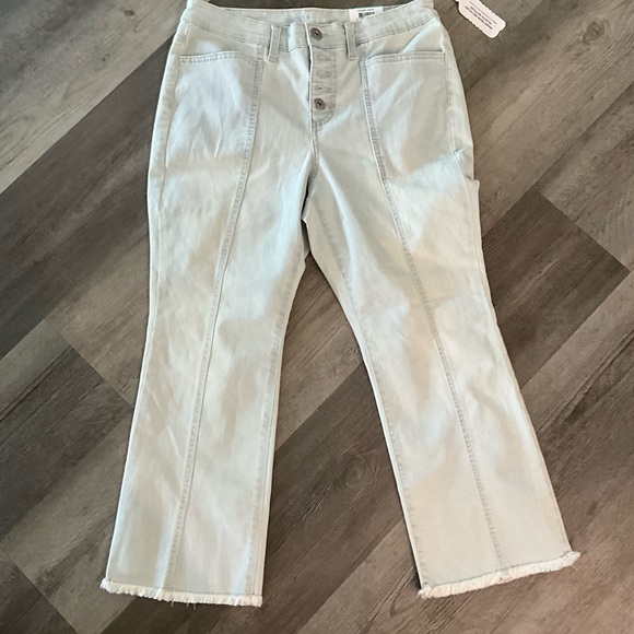 Style&Company Button-Fly Kick Cropped Jeans Size8 NWT - Picture 3 of 5